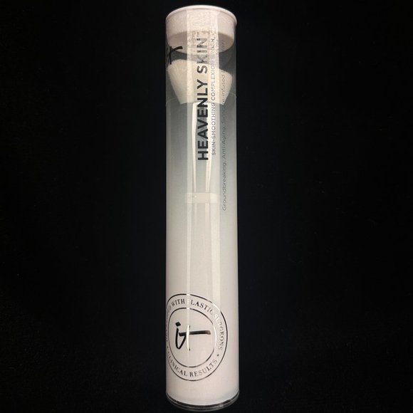 IT Cosmetics Heavenly Skin Skin-Smoothing Complexion Brush No. 704 - Picture 1 of 6